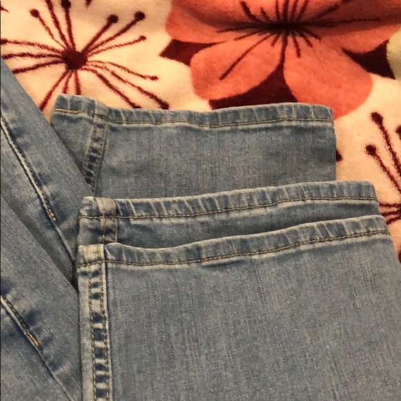 LEVI STRAUSS & CO. - Picture 5 of 9